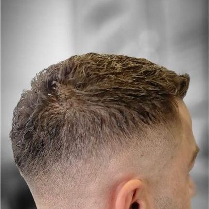 Nachher: Seitenansicht vor und nach einem High Fade